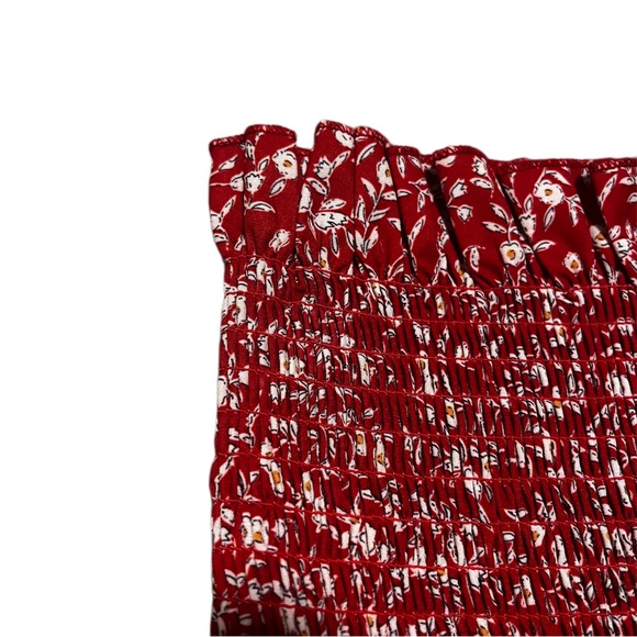 Shirred Red Floral Bando Crop Top - Picture 3 of 3